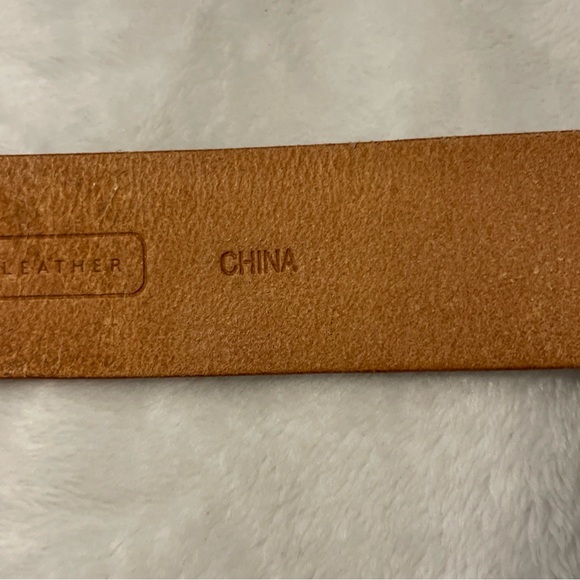 Fossil Women's Leather Rhinestone
Buckle Belt Size M - Picture 7 of 15